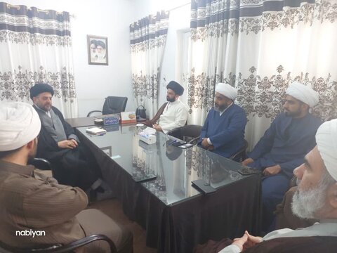 تصاویر/دیدار مدیر حوزه علمیه خوزستان با اساتید و کادر مدرسه علمیه امام جعفر صادق (ع)  شهرستان آبادان