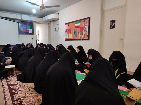 تصاویر/برگزاری محفل انس با قرآن کریم در ساوه