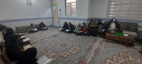 تصاویر/اعزام مبلغان مدرسه علمیه فاطمه الزهرا ساوه به مساجد،بقاع متبرکه و محافل خانگی در ماه مبارک رمضان