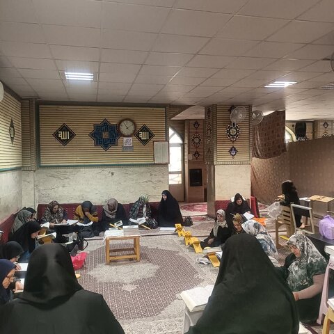 تصاویر/اعزام مبلغان مدرسه علمیه فاطمه الزهرا ساوه به مساجد،بقاع متبرکه و محافل خانگی در ماه مبارک رمضان