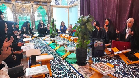 تصاویر/اعزام مبلغان مدرسه علمیه فاطمه الزهرا ساوه به مساجد،بقاع متبرکه و محافل خانگی در ماه مبارک رمضان