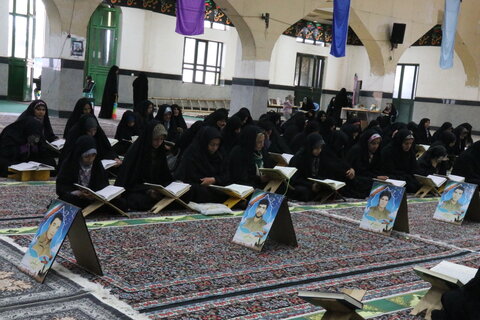 هفتمین روز جمع خوانی قرآن کریم در حسینیه ثارالله شهر اندوهجرد