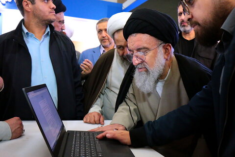 تصاویر/ بازدید آیت الله سید احمد خاتمی از نمایشگاه بین المللی قرآن