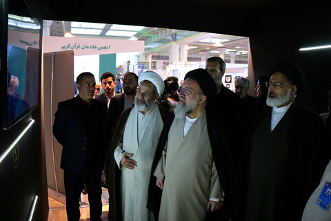 تصاویر/ بازدید آیت الله سید احمد خاتمی از نمایشگاه بین المللی قرآن