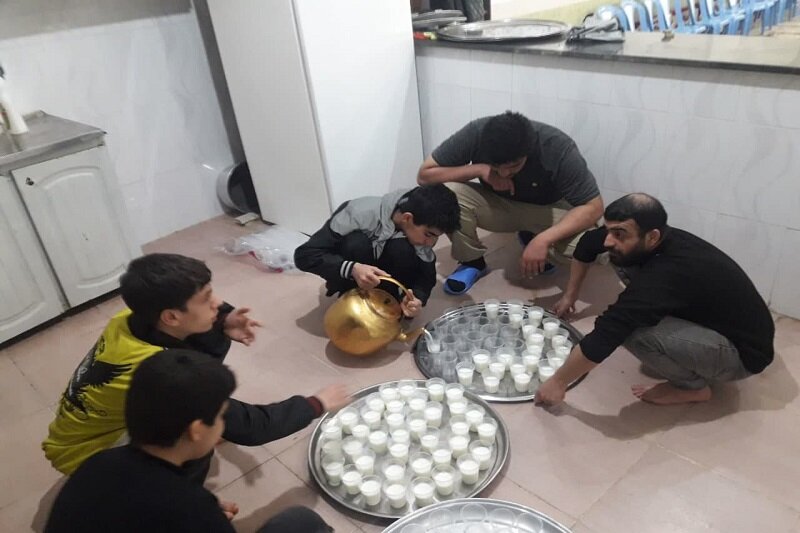 برگزاری مراسم افطاری ساده در مسجد حضرت صاحب‌الزمان(عج) هرسین+تصاویر