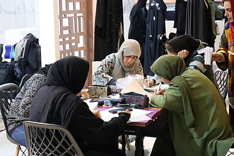 تصاویر/ غرفه طراجی پوشاک ایرانی اسلامی در مصلی تهران