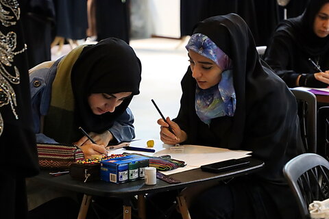 تصاویر/ غرفه طراجی پوشاک ایرانی اسلامی در مصلی تهران