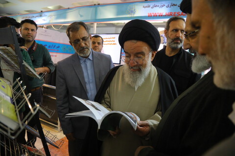 تصاویر / حضور آیت الله خاتمی در سی و دومین نمایشگاه بین المللی قرآن کریم
