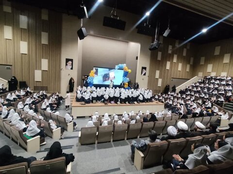 تصاویر/ آیین رونمایی از سرود فاخر زندگی با آیه ها در ارومیه