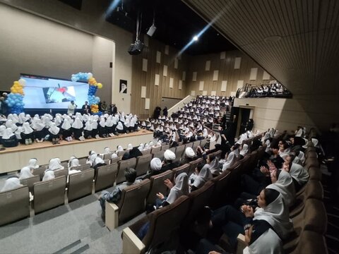 تصاویر/ آیین رونمایی از سرود فاخر زندگی با آیه ها در ارومیه