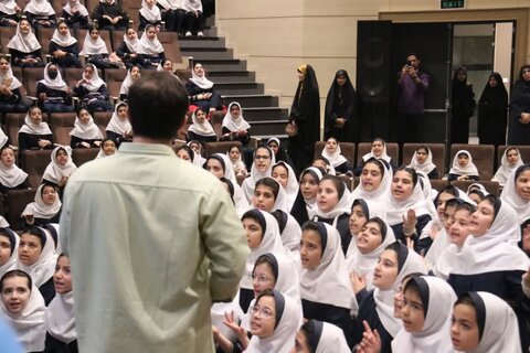 تصاویر/ آیین رونمایی از سرود فاخر زندگی با آیه ها در ارومیه