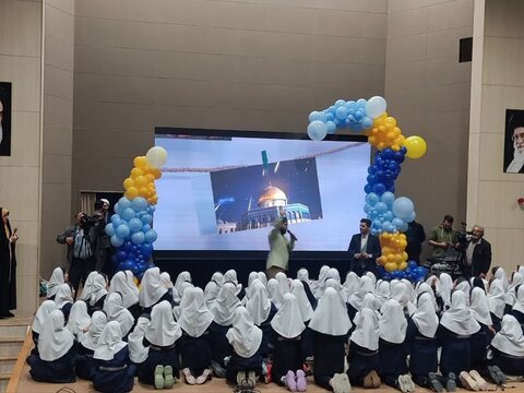 تصاویر/ آیین رونمایی از سرود فاخر زندگی با آیه ها در ارومیه