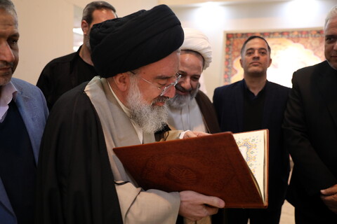 تصاویر / بازدید آیت الله سیداحمد خاتمی از بخش حوزوی سی و دومین نمایشگاه بین المللی قرآن کریم 2