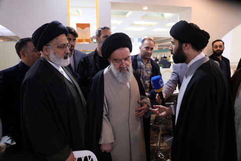 تصاویر / بازدید آیت الله سیداحمد خاتمی از بخش حوزوی سی و دومین نمایشگاه بین المللی قرآن کریم 2