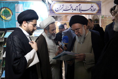 تصاویر / بازدید آیت الله سیداحمد خاتمی از بخش حوزوی سی و دومین نمایشگاه بین المللی قرآن کریم 2