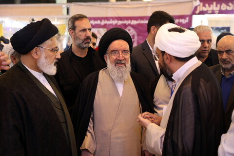 تصاویر / بازدید آیت الله سیداحمد خاتمی از بخش حوزوی سی و دومین نمایشگاه بین المللی قرآن کریم 2