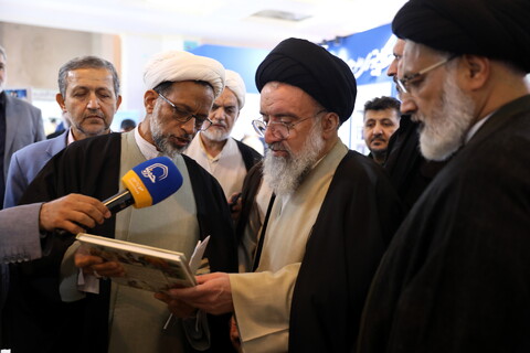 تصاویر / بازدید آیت الله سیداحمد خاتمی از بخش حوزوی سی و دومین نمایشگاه بین المللی قرآن کریم 2