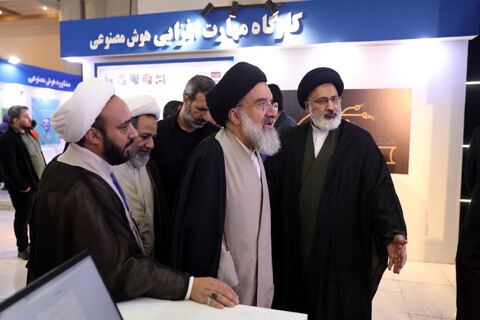 تصاویر / بازدید آیت الله سیداحمد خاتمی از بخش حوزوی سی و دومین نمایشگاه بین المللی قرآن کریم 2
