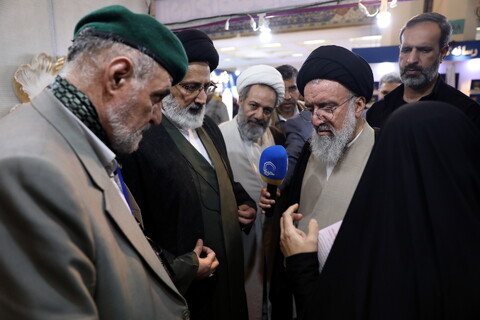 تصاویر / بازدید آیت الله سیداحمد خاتمی از بخش حوزوی سی و دومین نمایشگاه بین المللی قرآن کریم 2
