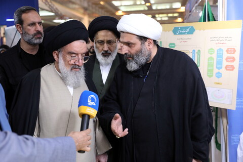 تصاویر / بازدید آیت الله سیداحمد خاتمی از بخش حوزوی سی و دومین نمایشگاه بین المللی قرآن کریم 2