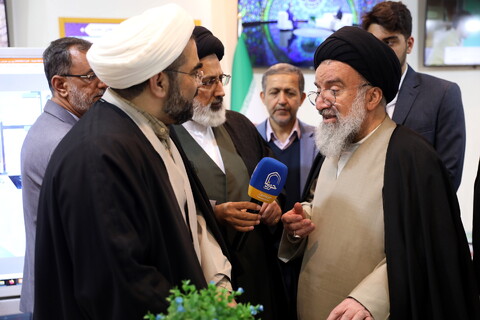 تصاویر / بازدید آیت الله سیداحمد خاتمی از بخش حوزوی سی و دومین نمایشگاه بین المللی قرآن کریم 2