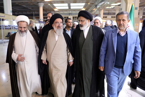 تصاویر / بازدید آیت الله سیداحمد خاتمی از بخش حوزوی سی و دومین نمایشگاه بین المللی قرآن کریم 2