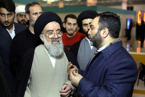 تصاویر / بازدید آیت الله سیداحمد خاتمی از بخش حوزوی سی و دومین نمایشگاه بین المللی قرآن کریم 2
