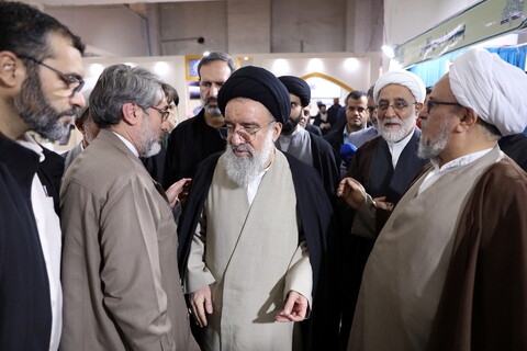 تصاویر / بازدید آیت الله سیداحمد خاتمی از بخش حوزوی سی و دومین نمایشگاه بین المللی قرآن کریم 2