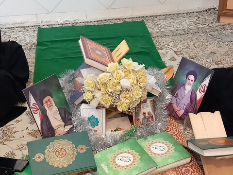 تصاویر ی از برگزاری محفل انس با قرآن کریم در موسسه آموزش عالی ریحانة الرسول ساوه