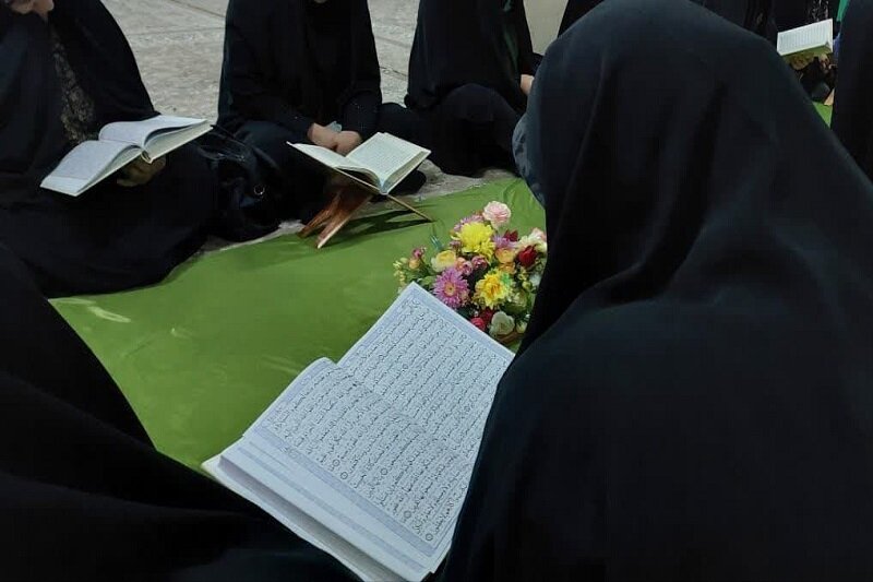 محفل اُنس با قرآن در مدرسه علمیه نرجسیه شهرستان سنقر و کلیایی+تصاویر