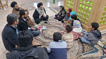 حضور امام جمعه کاشان در جلسه جزءخوانی خواهران حرم‌ شهدای‌گمنام حسین آباد کویر+ عکس