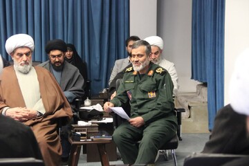 همه ملت ایران علاقه‌مند به قرآن هستند 