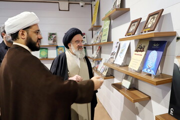 تصاویر/ حضور آیت‌الله خاتمی در مرکز رسانه و فضای مجازی حوزه‌های علمیه