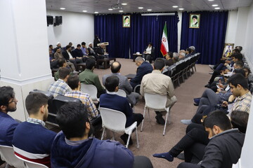 تصاویر/ دیدار رمضانی جمعی از دانشجویان و اساتید دانشگاه های اهواز با نماینده ولی فقیه در خوزستان