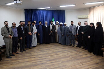 تصاویر/ دیدار مدیر و مسئولین  شبکه های جهانی ولایت با آیت الله اعرافی