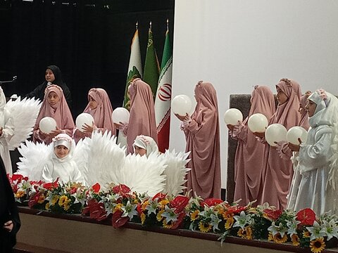 برنامههای قرآنی آستان قدس رضوی در راستای نشر معارف قرآن و عترت در جامعه است