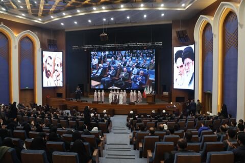 تصاویر حضور حجت الاسلام والمسلمین رحیمی صادق مدیر حوزه علمیه استان تهران در همایش تربیت صالح