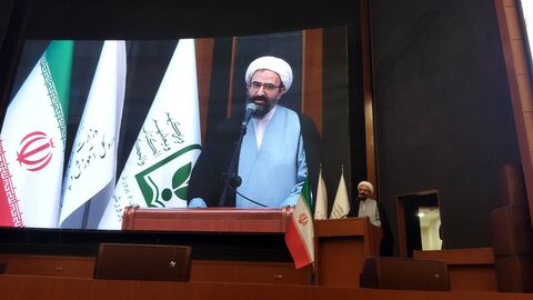 تصاویر حضور حجت الاسلام والمسلمین رحیمی صادق مدیر حوزه علمیه استان تهران در همایش تربیت صالح