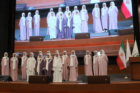تصاویر حضور حجت الاسلام والمسلمین رحیمی صادق مدیر حوزه علمیه استان تهران در همایش تربیت صالح