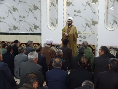 تصاویر/ حضور امام جمعه چهاربرج در مسجد صاحب الزمان بخش فیروز آباد