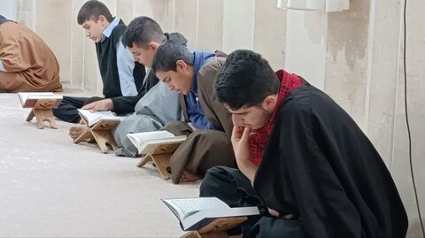 تصاویر/ جزءخوانی قرآن کریم و پایش قرآنی طلاب در مدرسه علمیه شاهین دژ