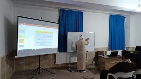 تصاویر/ جزءخوانی قرآن کریم و پایش قرآنی طلاب در مدرسه علمیه شاهین دژ