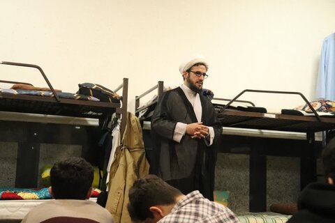 تصاویر/ حضور دانش آموزان مدرسه شاهد اهل قلم در مدرسه علمیه امام خامنه‌ای ارومیه