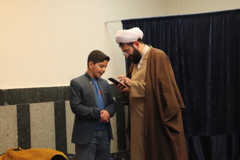 تصاویر/ حضور دانش آموزان مدرسه شاهد اهل قلم در مدرسه علمیه امام خامنه‌ای ارومیه