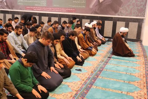 تصاویر/ حضور دانش آموزان مدرسه شاهد اهل قلم در مدرسه علمیه امام خامنه‌ای ارومیه