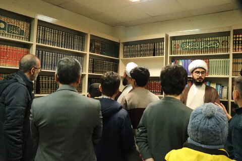 تصاویر/ حضور دانش آموزان مدرسه شاهد اهل قلم در مدرسه علمیه امام خامنه‌ای ارومیه