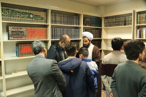 تصاویر/ حضور دانش آموزان مدرسه شاهد اهل قلم در مدرسه علمیه امام خامنه‌ای ارومیه