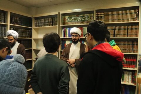 تصاویر/ حضور دانش آموزان مدرسه شاهد اهل قلم در مدرسه علمیه امام خامنه‌ای ارومیه