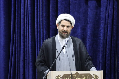 دیدار رمضانی جمعی از دانشجویان و اساتید دانشگاه های اهواز با نماینده ولی فقیه در خوزستان