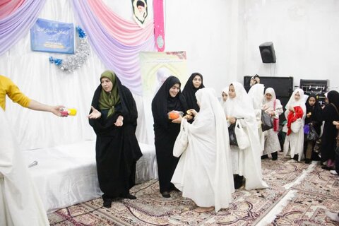 تصاویر/ جشن شیرین روزه‌ اولی‌ها در مسجدام البنین (س) کاشان